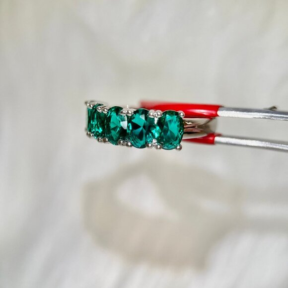 Silver 5-Oval Shaped Green Stones Ring - Picture 4 of 7